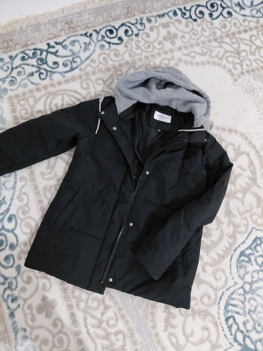 Ветровка размер М 44 женски
