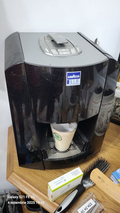 Expresor cu capsule Lavazza