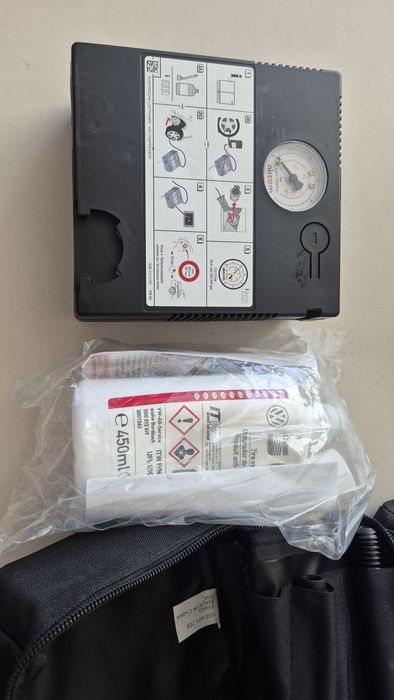 Оригинален компресор за гуми Фолксваген комплект с лепило и чанта VW