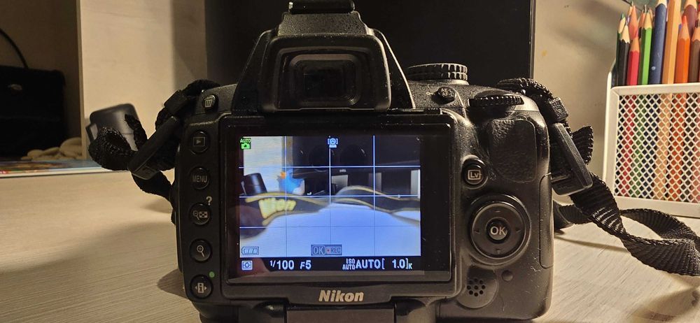 Nikon D5000 cu obiectiv Nikon 18-105mm DX