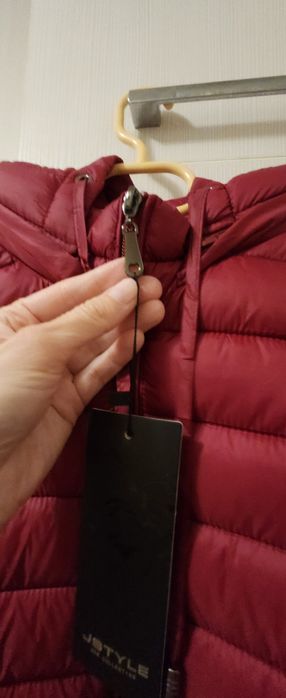 Яке в червен цвят