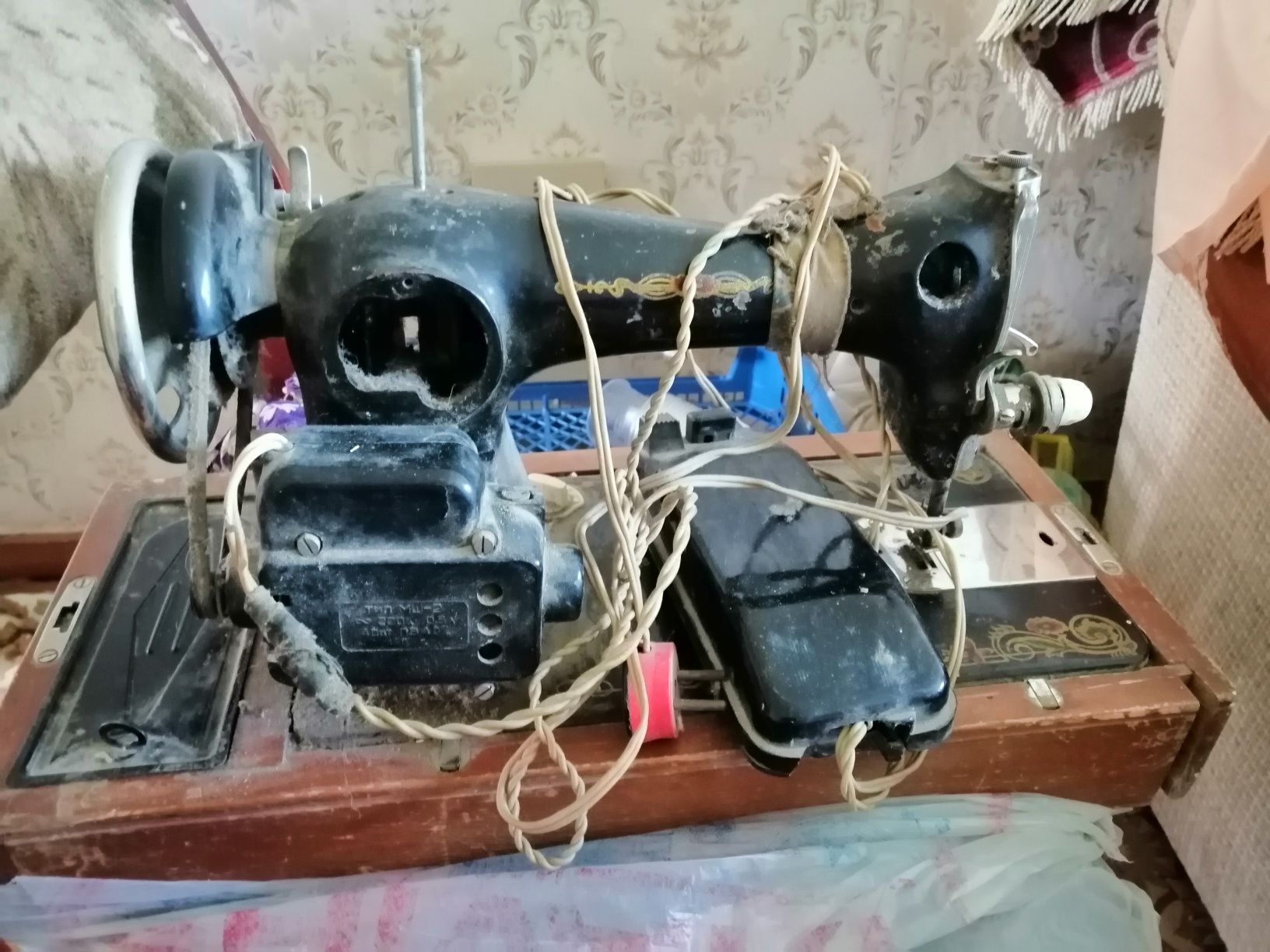 Продам швейную машинку
