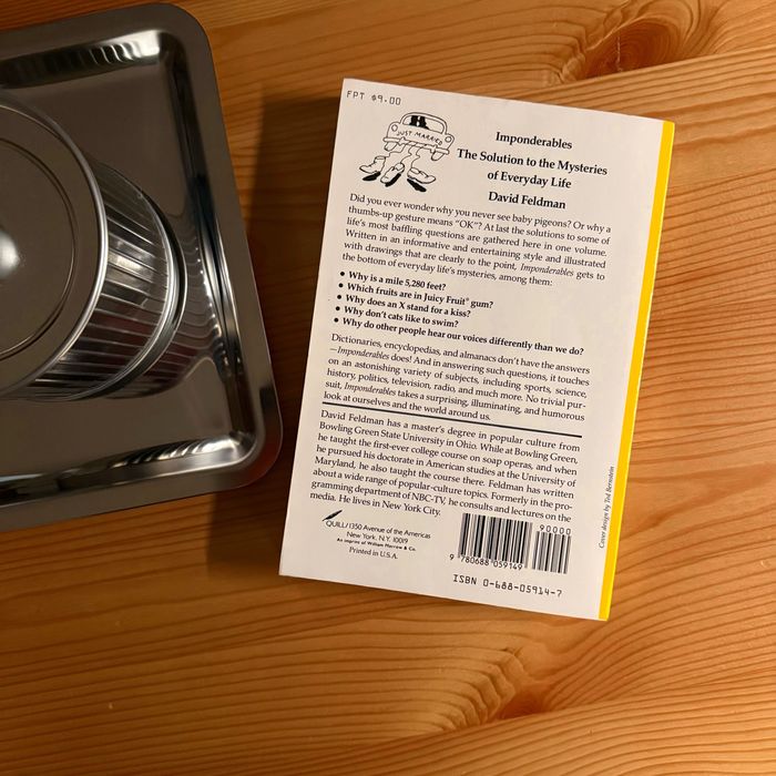 Книга на английски език Imponderables