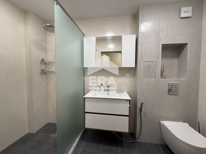 Двустаен новообзаведен апартамент под наем в центъра на град Варна