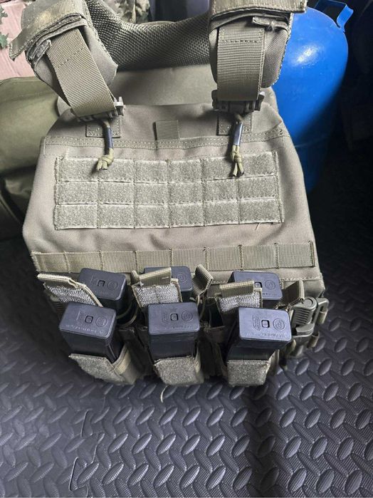 Vesta airsoft cu mag pouch verde olive