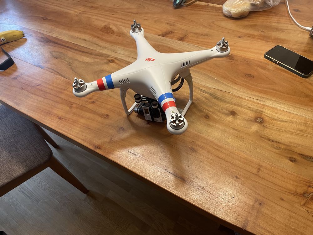 DJI phantom Дрон