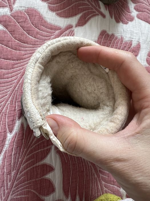 Продается зимняя куртка на девочку 5 лет, сапоги утепленные «Совенок»