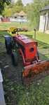 Tractoras agria  cu lama de zapada