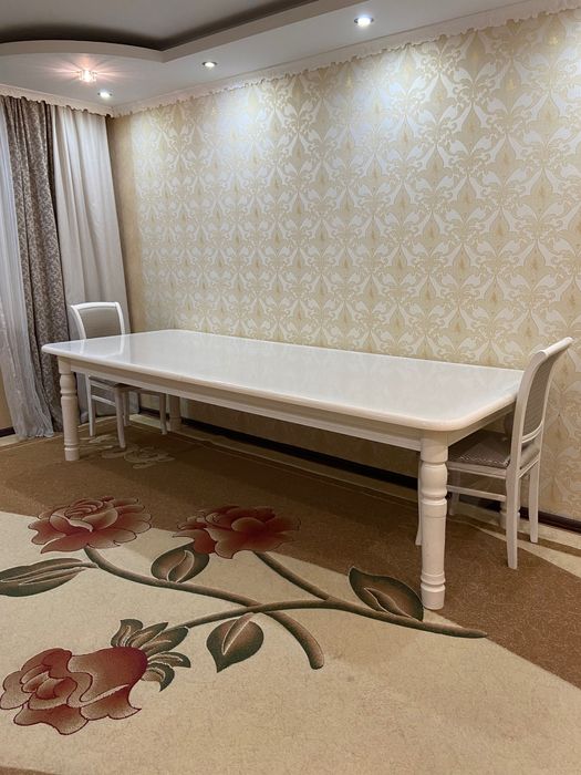 Стол для гостиной