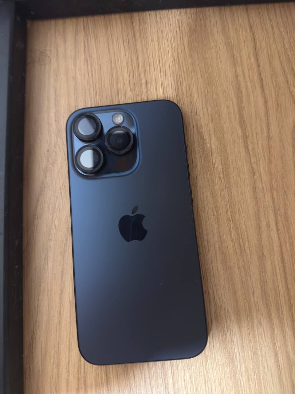 Продавцам Iphone. 15pro е почти нов.