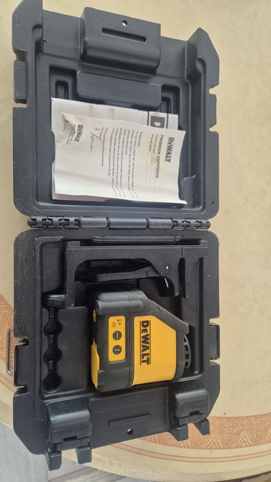 Линеен лазерен нивелир DeWALT DW087