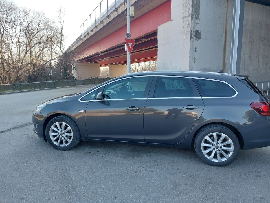 Vând Opel Astra Sports J, fabricație 2016, preț 5500 Euro