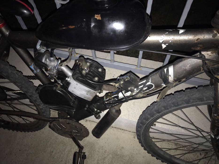 Bicicleta motor.