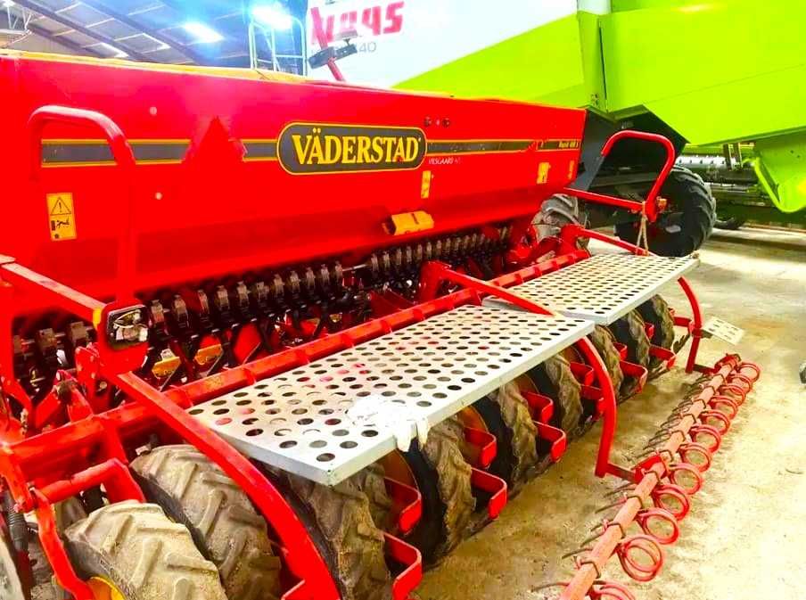 Semanatoare Vaderstad Rapid 400 Super XL cu discuri an 2020 Amazone