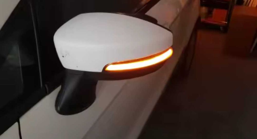 Динамични бягащи мигачи за огледалата за Форд Ford Kuga C-Max Focus