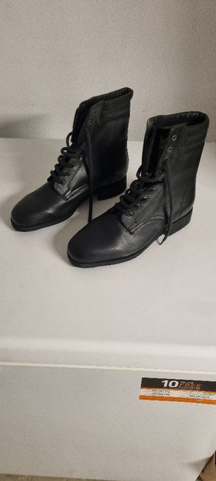 Bocanci militari din piele