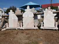 Cruci de marmură și monumente funerare