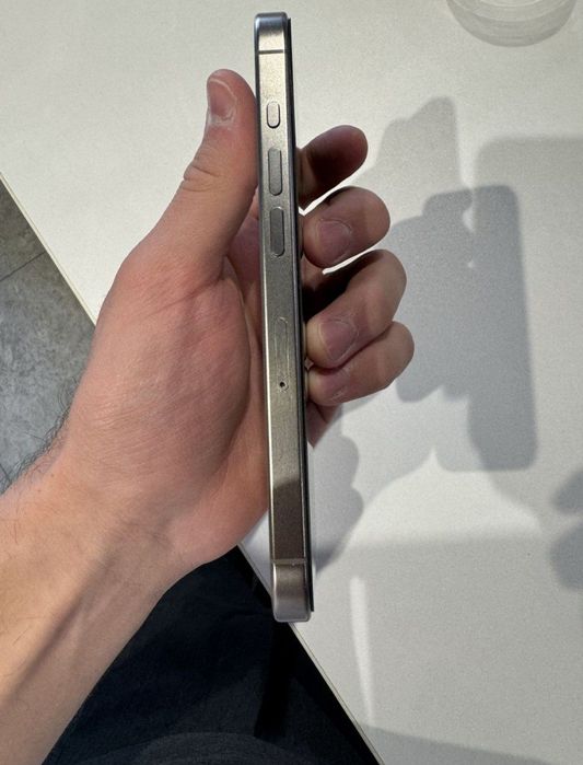 Iphone 15 pro natural