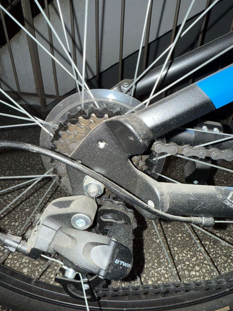 Vând Bicicleta ROCKRIDER ST 100 negru/gri