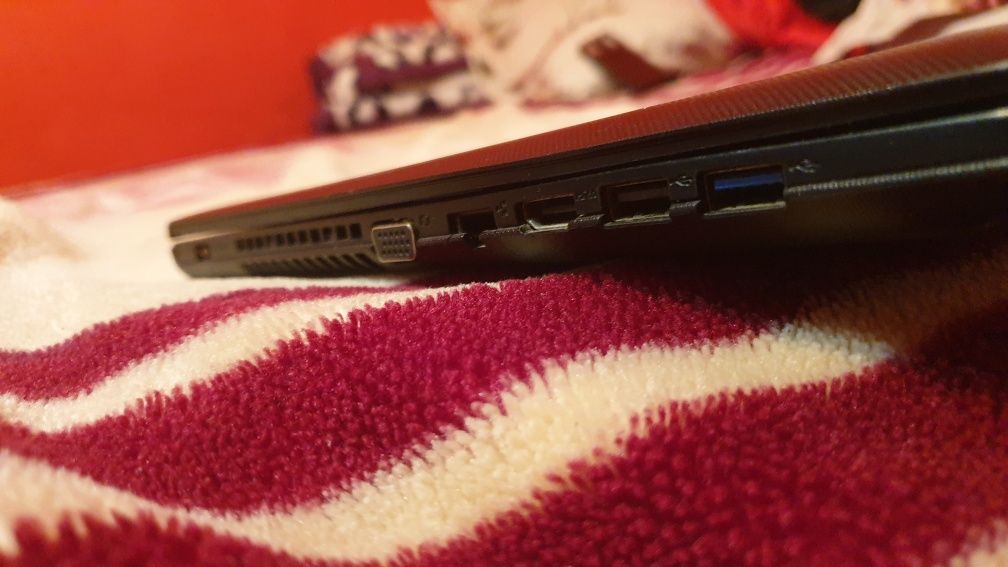 laptop lenovo + încărcător