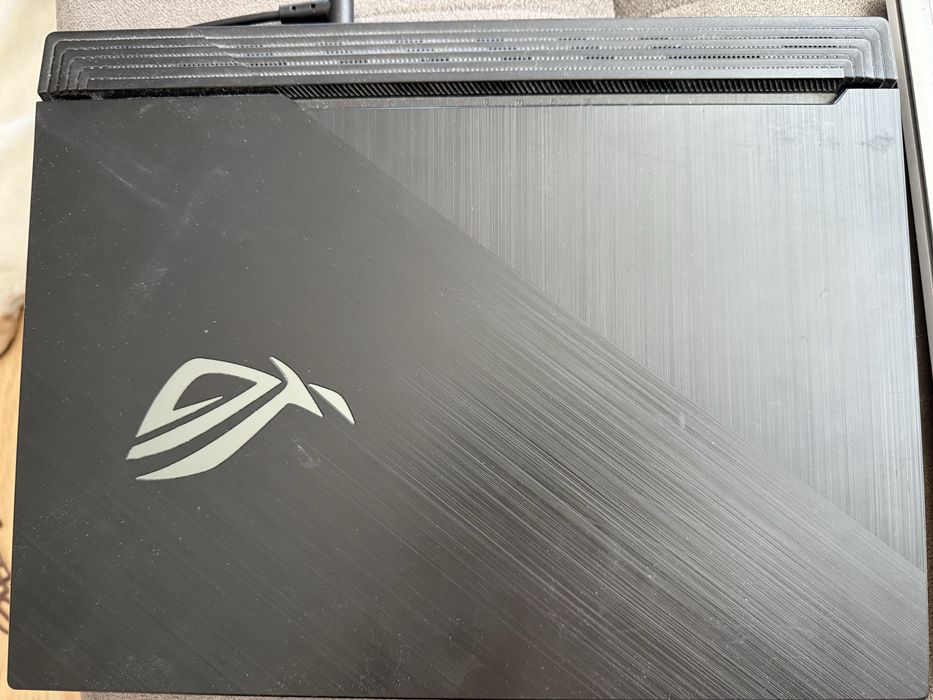 Laptop ASUS ROG Strix G512LI
