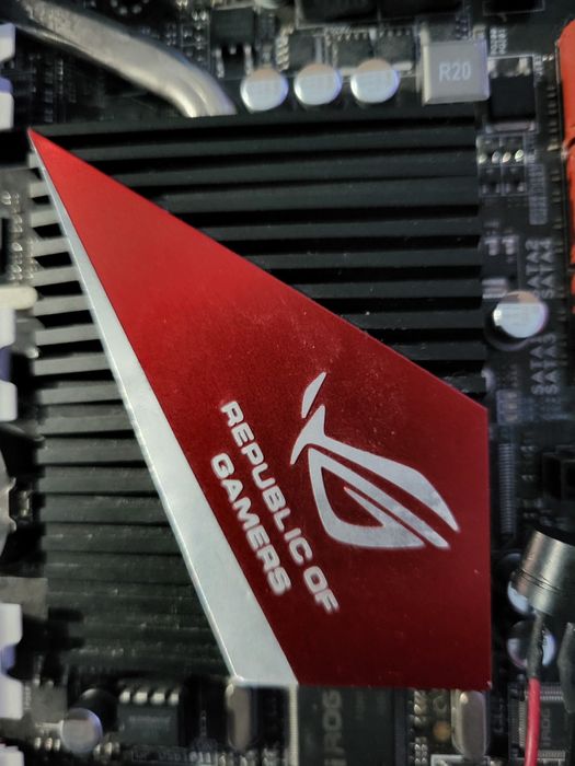 Дъно Asus Crosshair Formula IV + Phenom 1090t