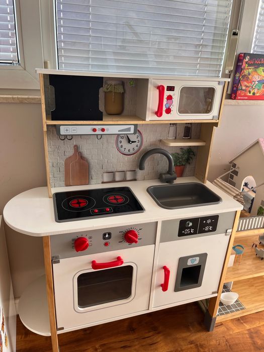 Детска дървена кухня