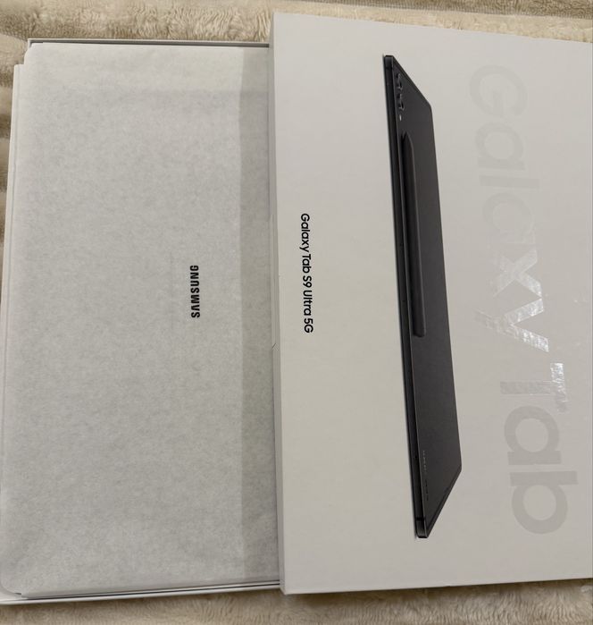 Продавам Samsung Galaxy  Tab S9 Ultra 5G 14.6. 5