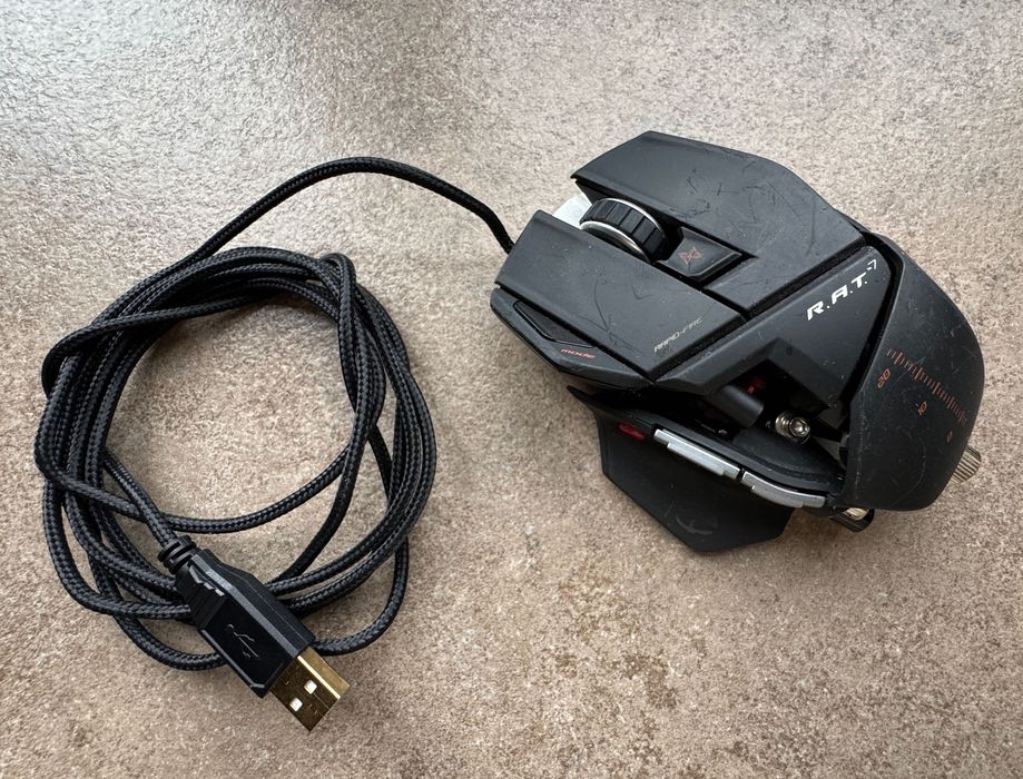 Продавам клавиатура Logitech G510s с подарък мишка