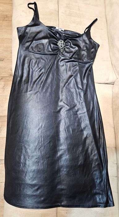 Rochie neagra usor lucioasa, firma  Yokko, marimea XL