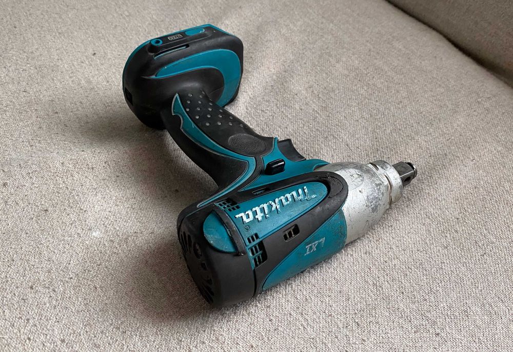 Masina insurubat impact Makita DTW251 18V patrat 1/2 inch 230 Nm corp