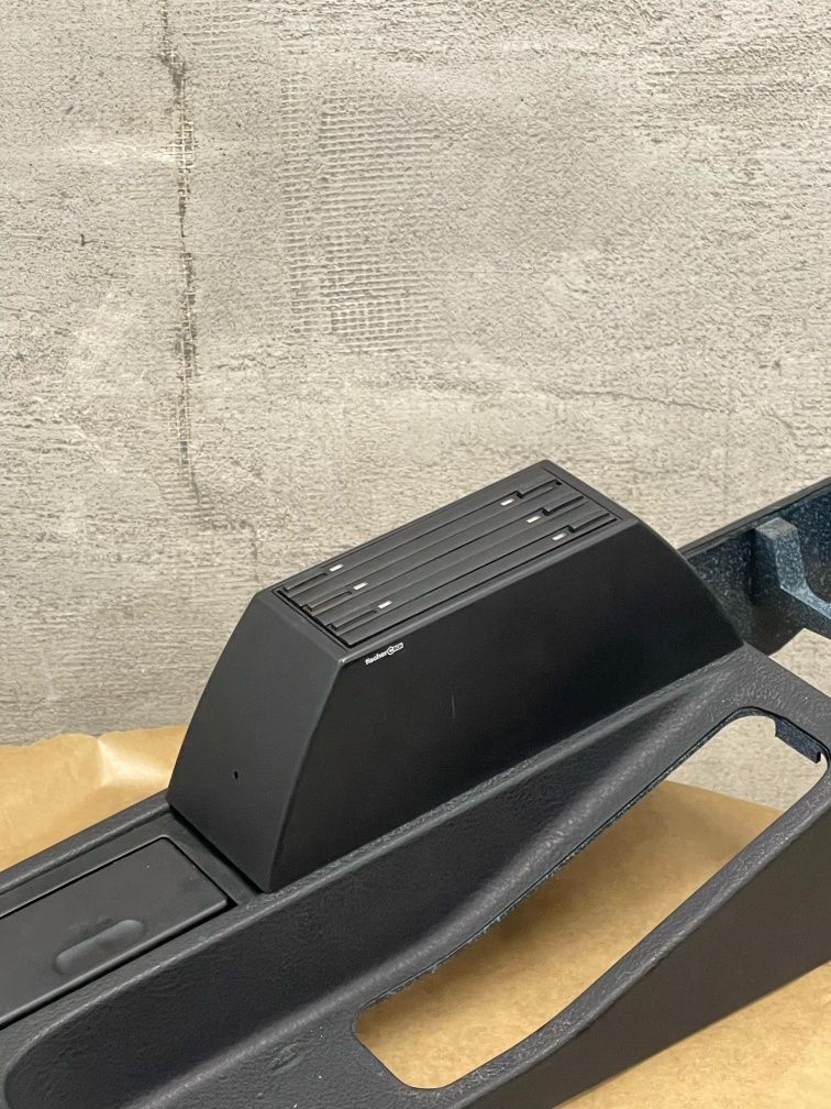 CD Holder за BMW e36 поставка за дискове бмв е36