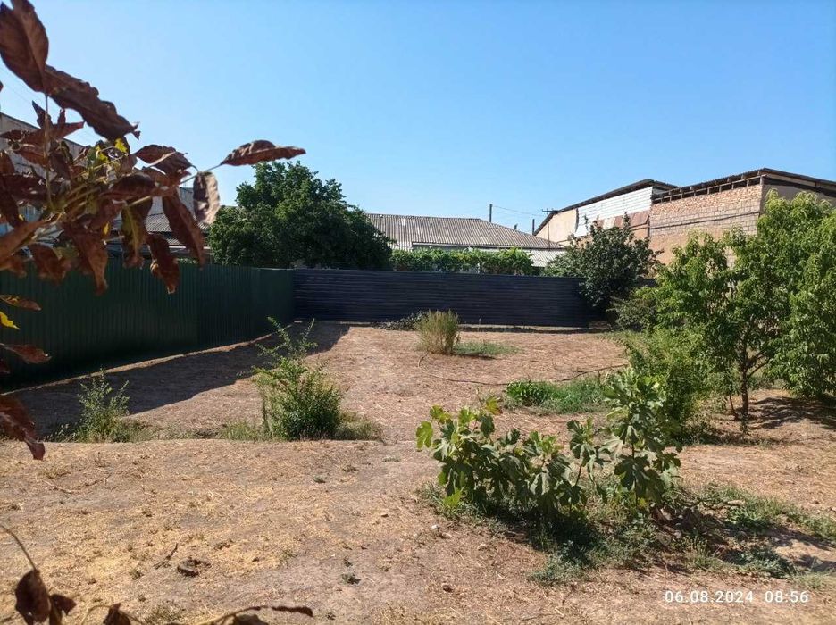 Продам 5 соток Сергелийский район ,  под дом , склад и т.д