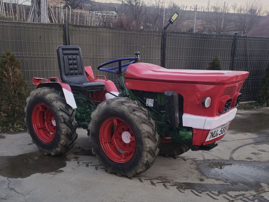 Vând tractoraș articulat 4x4 Goldoni 32cp cu freză și plug