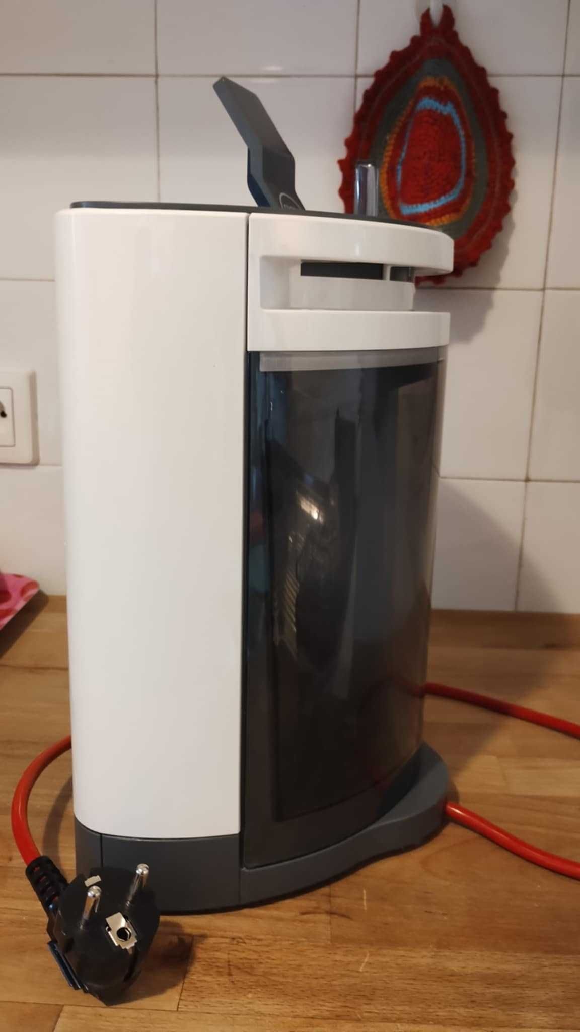 Кафе машина за капсули Dolce Gusto