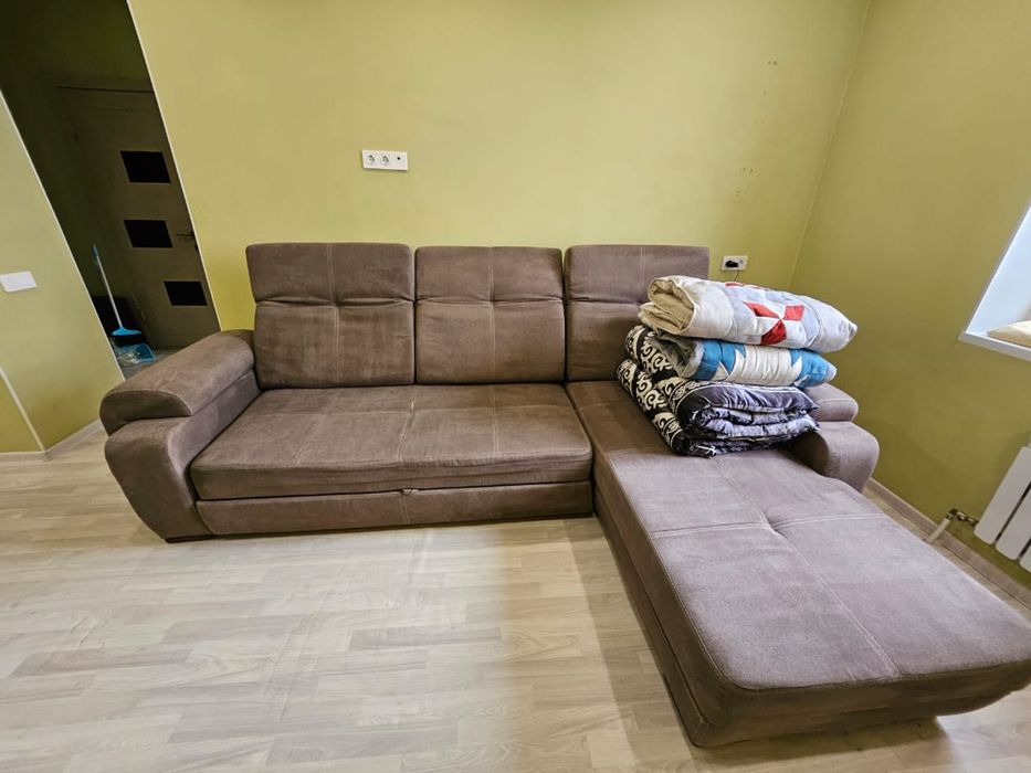 Продам диван состояние нормальное