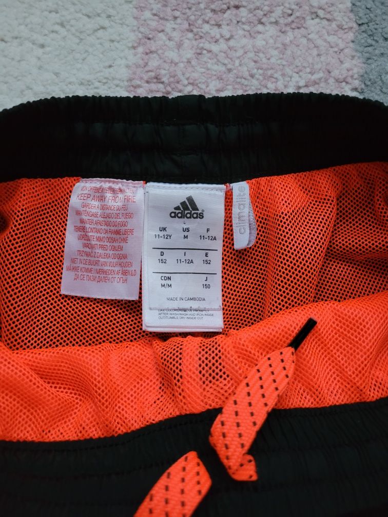 Pantaloni scurti Adidas 11-12 ani