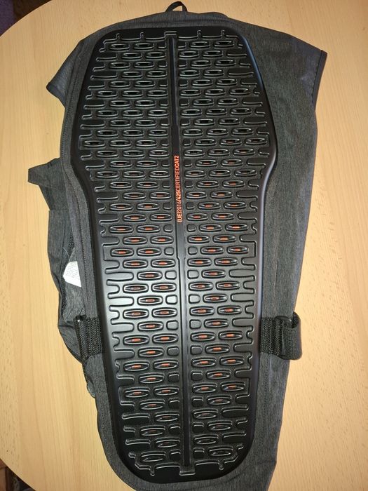 Протектор за гръб за зимни спортове