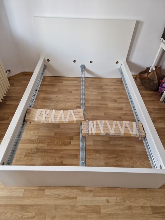 Pat Ikea 140x200 Malm cu tot cu somiera