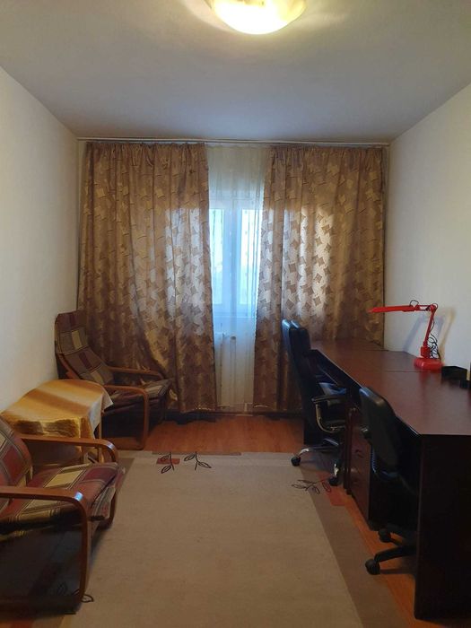 Apartament 4 camere de inchiriat