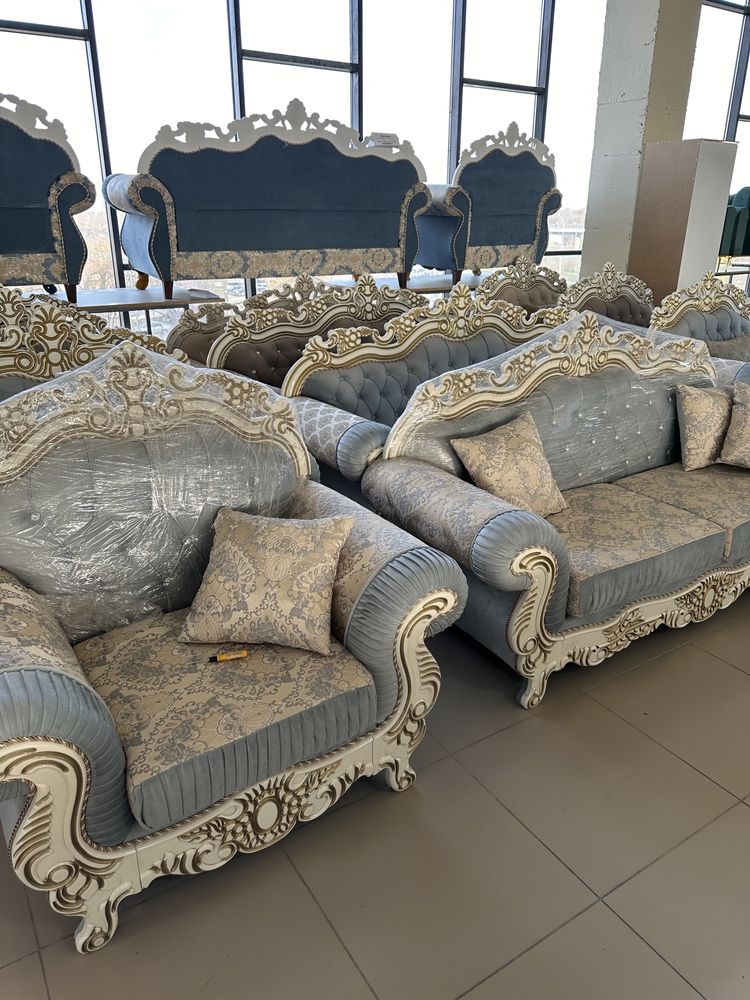 Дагистанский стол стулья диван мебель