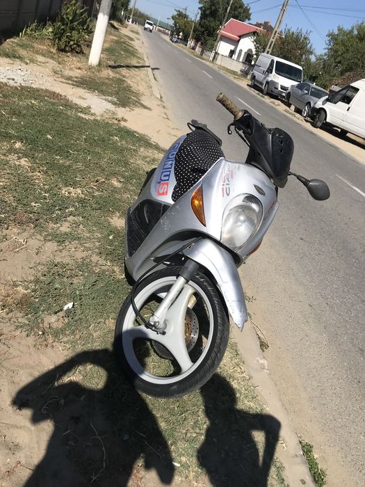 Vand scuter malaguti set de 80 cc nu porneste din cauza carburatorului