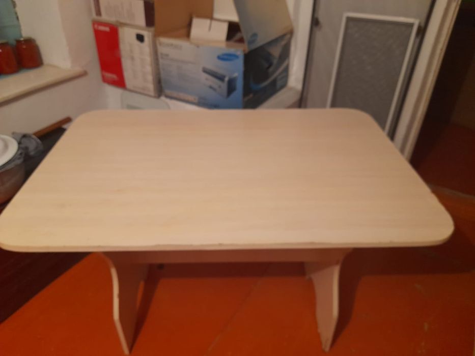 Продается стол для кухни