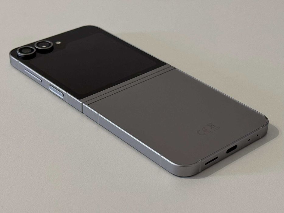 Бартер!Като НОВ! Samsung Galaxy Flip 6 Silver Shadow (Сив)