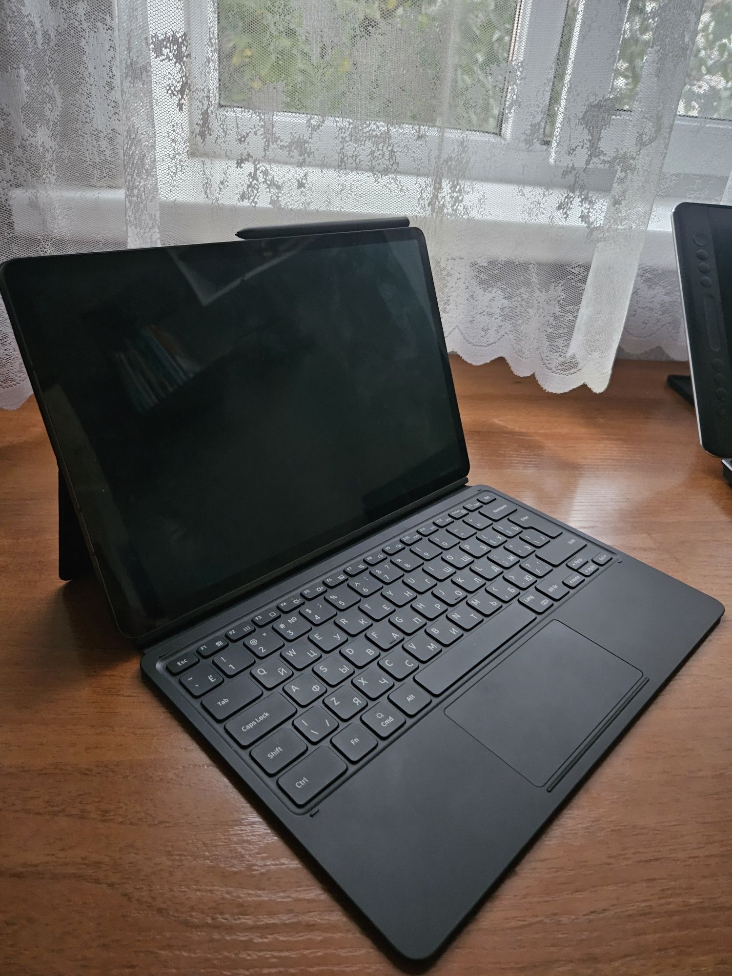 Samsung Galaxy Tab S8+ 5G

тачпадом + Bluetooth мышь — По