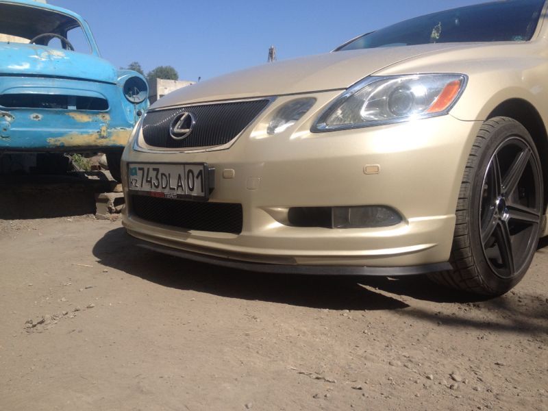 Продам накладки на бампер Лексус gs 300