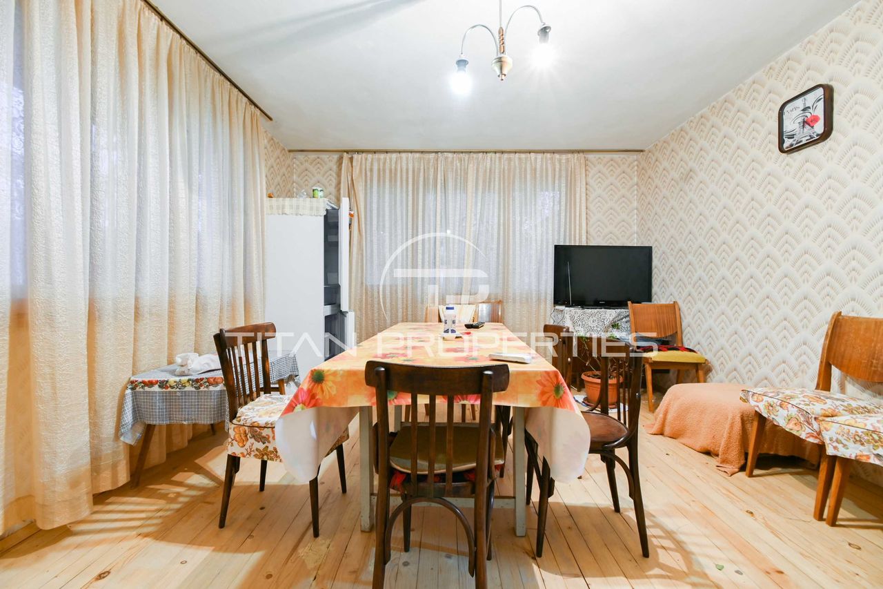 Продава се Къща в Банкя - 352 кв.м за 1222 €/кв.м - Снимка #1
