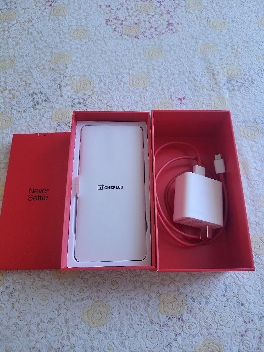 Oneplus ace 5 deyarli yangi