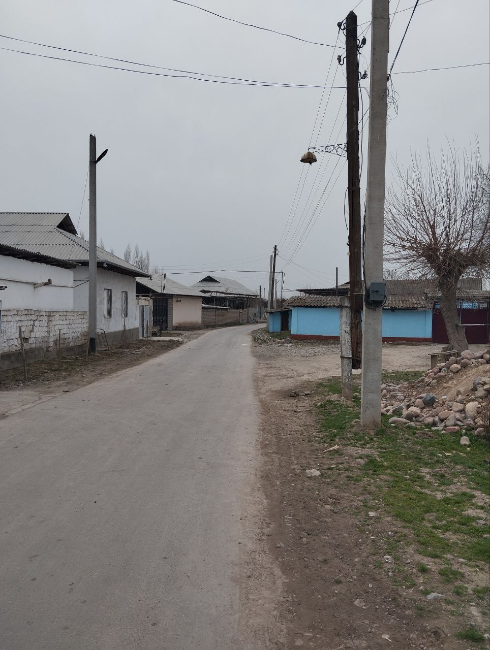 6 xonali uy sotiladi