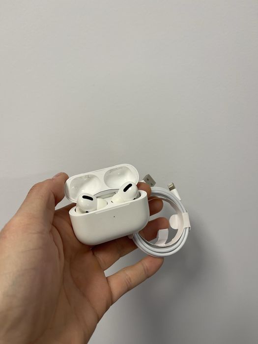 • Casti Apple •  AirPods PRO •